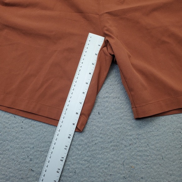 Travis Mathew Step Dance Golf Short Mens 42 Brown Performance 9" Inseam A42324 - Picture 5 of 9